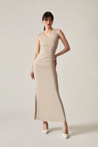 Vestido maxi crema con escote en V