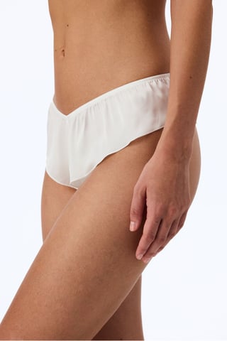 Broken French Tanga de tiro bajo