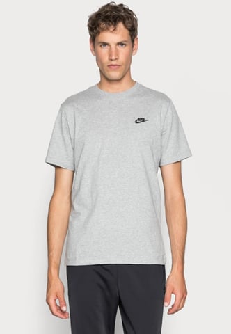 Camiseta gris Sportswear Club de Nike