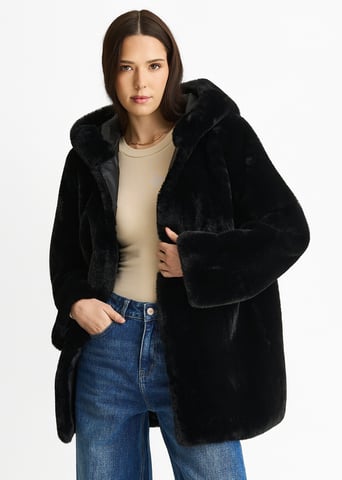 Chaqueta de piel sintética con capucha