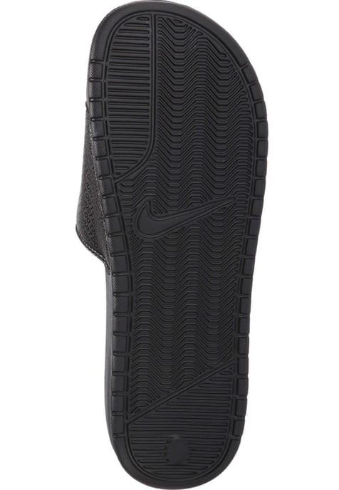Chanclas Nike Benassi Slip On en negro/negro - Image 5