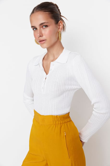Trendyol Women's Straight Sweater - Image 2