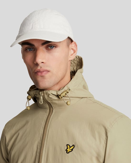 Chaqueta ligera verde corta con capucha Sage Unifrom de Lyle & Scott Branded - Image 4