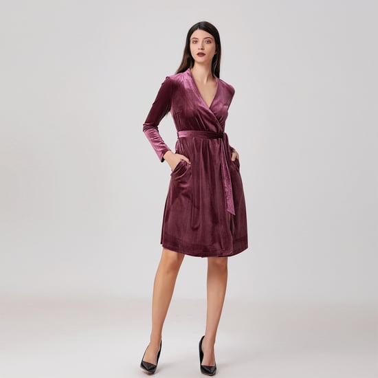 V neckline wrap velvet dress - Image 3