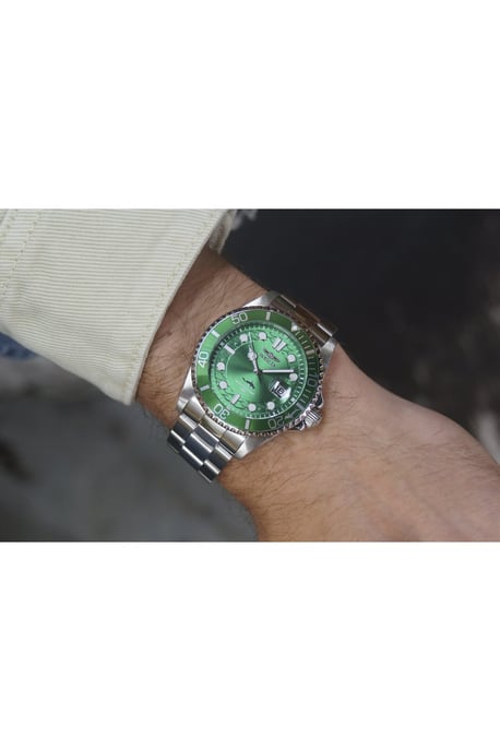 Invicta Pro Diver 30020 Men's Quartz Watch - 43mm