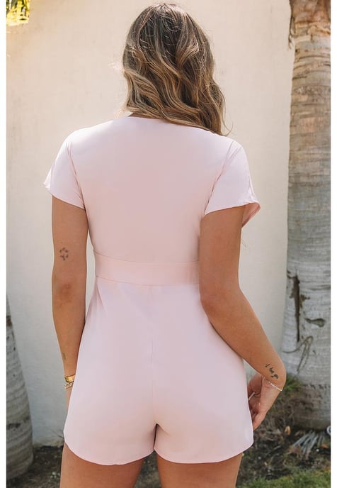 Romper de Mujer Azura Exchange con Escote en V Profundo y Botones en la Cintura Alta en Rosa - Image 3
