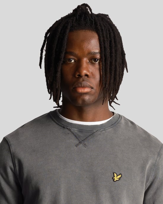 Sudadera negra lavada de Lyle & Scott - Image 4