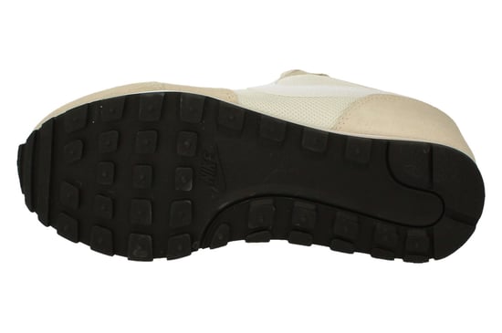Zapatillas Nike MD Runner 2 blancas - Image 5