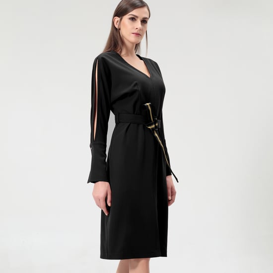 V-neck dress with bat sleeves - Image 1