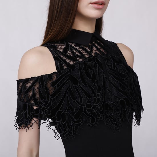 Adjusted dress with bare shoulders and lace steering wheel - Image 3