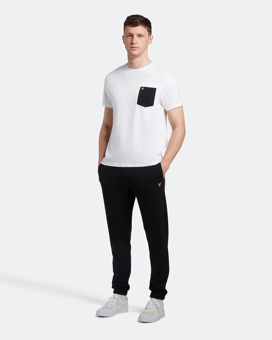 Pantalones deportivos de corte slim en negro azabache de Lyle & Scott - Image 2