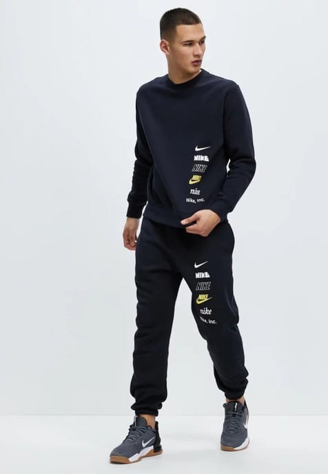 Chándal negro de tejido polar con logo pequeño Club de Nike - Image 1