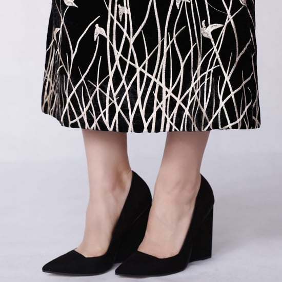 Long golden embroidered velvet dress - Image 4