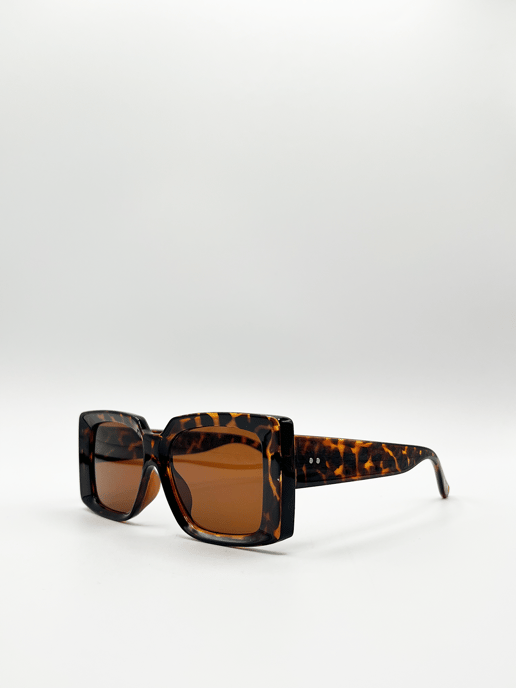 Oversized Square Frame in Tortoiseshell