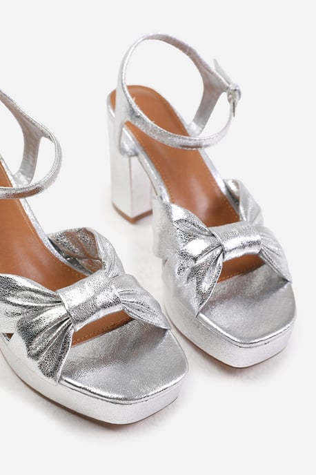Wheres That From Womens 'Madon' Mid Block Heel With Plaftorm And Bow Detailing