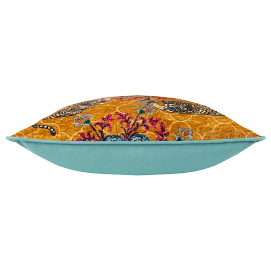 Funda de cojín con ribete de terciopelo Tigerscope de Wylder Tropics - Image 3