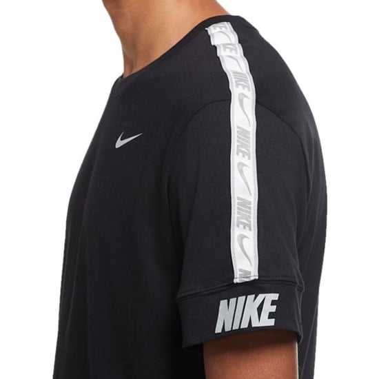 Camiseta Nike NSW Repetir Negro Hombre - Image 3