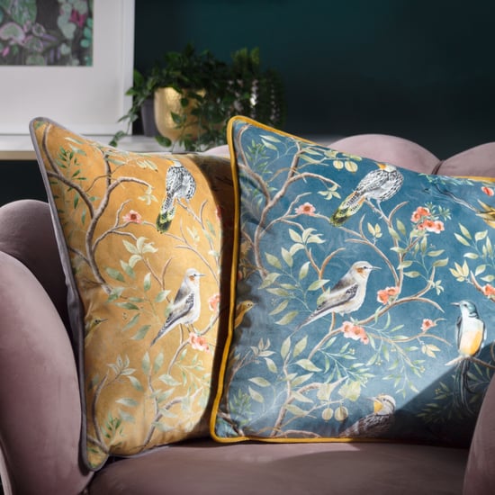 Cojín de terciopelo con pipas y relleno de plumas Wylder Tropics Orient Chinoiserie Birds - Image 3