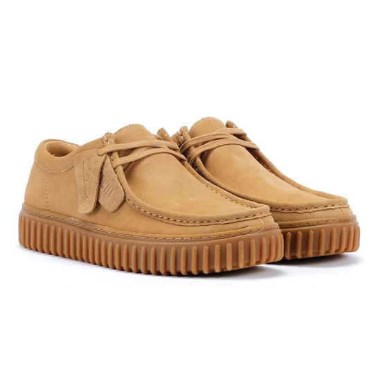 Zapatos Clarks Torhill Lo Suede para hombres en color arena oscuro - Image 1