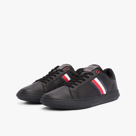 Zapatillas de cuero esenciales Tommy Hilfiger para hombre en negro - Image 2