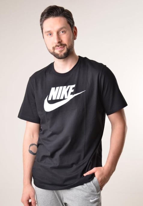 Camiseta Nike Swoosh Futura para hombre en negro - Image 1
