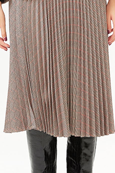 Pleated skirt and contrasting elastic waist - Image 4