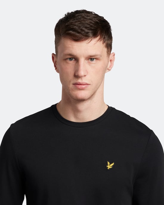 Lyle & Scott Plain Long Sleeve T-Shirt in Black - Image 5