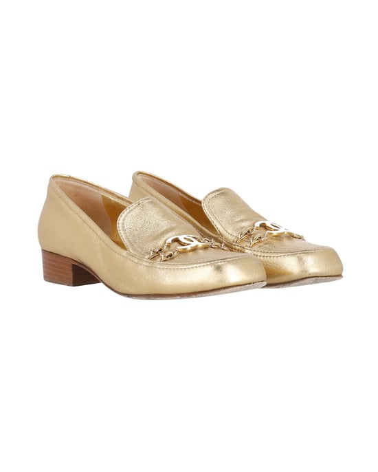 Chanel Chain CC Logo Loafers in Gold Leather - Image 2