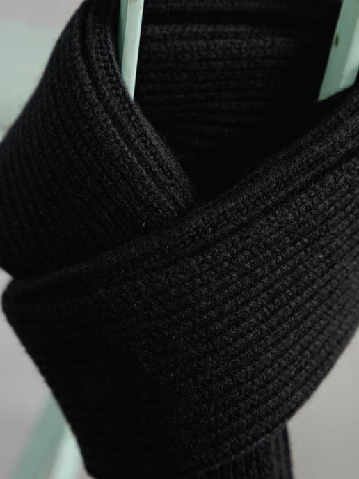 The Cashmere Ribbed Scarf-Ivory Black