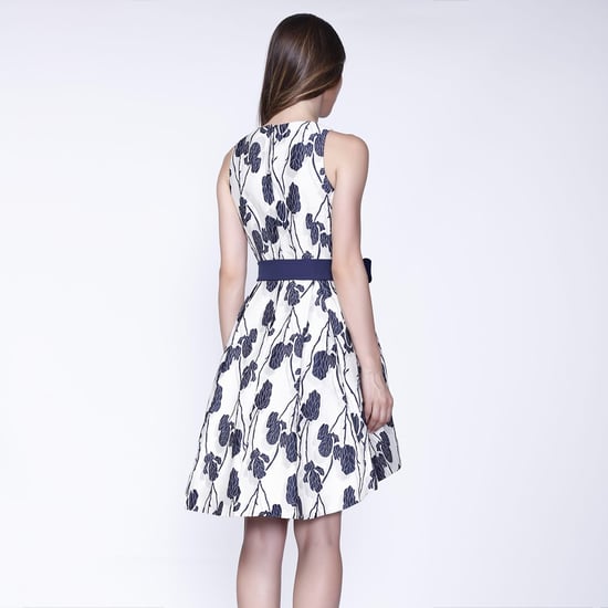 Flower jacquard skater dress and added belt - Image 2