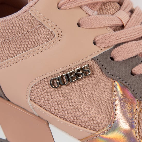 Zapatillas Guess para mujer en color nude - Image 6