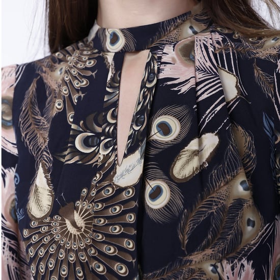 Bohemian style long dress with ruffles and feathers print - Image 4
