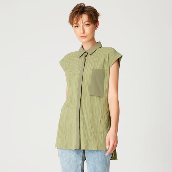 Sleeveless shirt with patch pocket - Image 1