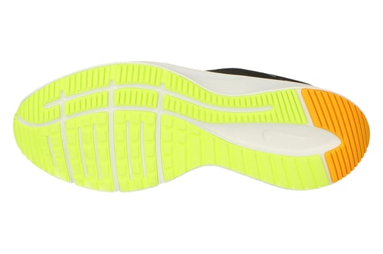 Nike Quest 3 Mens Black Trainers - Image 5