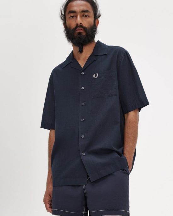 Camisa de manga corta con cuello revere de textura ligera para hombre Fred Perry - Image 3