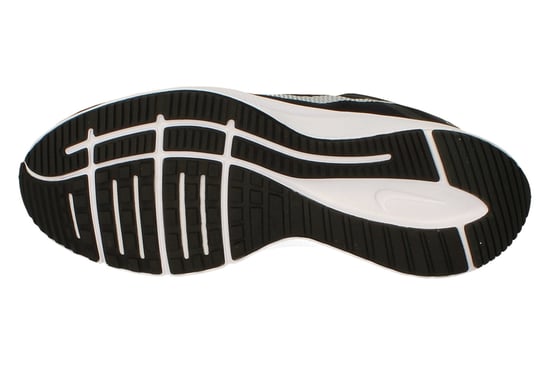 Nike Quest 4 Mens Trainers Black - Image 5