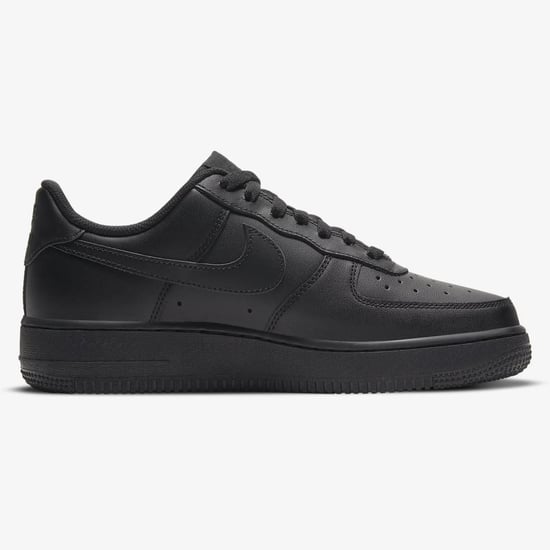 Zapatillas Nike Air Force 1 '07 para mujer en negro - Image 5