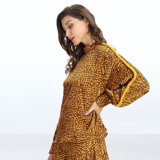 Leopard print blouse and tassel sleeves - Image 3