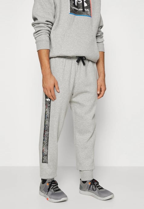 Under Armour Chándal con gráfico Rivel en gris para hombre - Image 5