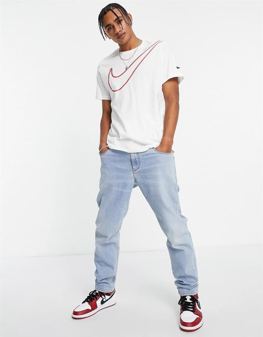 Camiseta Nike Sportswear para hombre con logo grande en blanco - Image 4