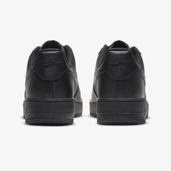 Zapatillas Nike Air Force 1 '07 para mujer en negro - Image 3