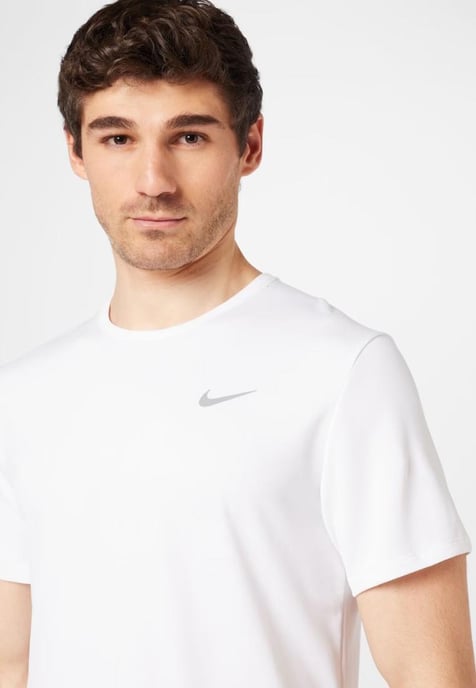 Camiseta de manga corta para hombre Nike Dri Fit Miler en blanco - Image 4