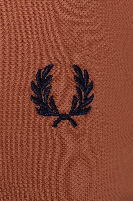 Camisa Polo de Dos Tipos de Fred Perry Rust Claro/Marine Francés - Image 3