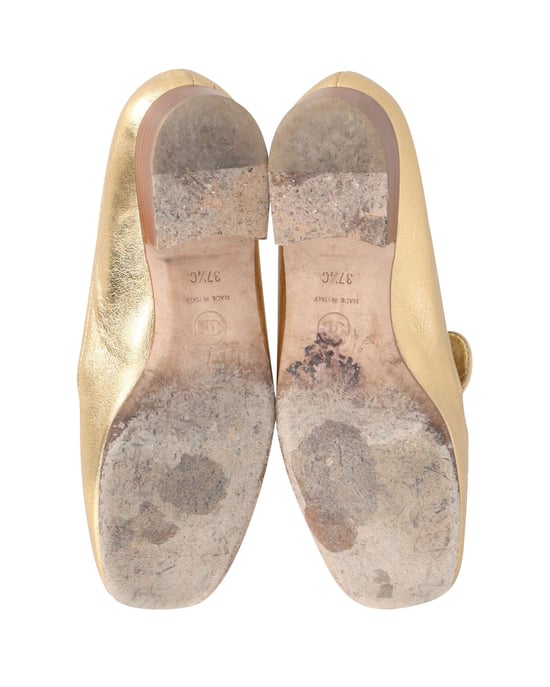Chanel Chain CC Logo Loafers in Gold Leather - Image 6