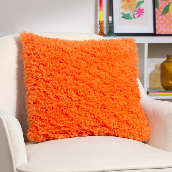 Cojín de piel sintética Fluff Ball de Heya Home - Image 6