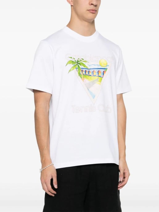 Camiseta blanca con estampado de iconos del Club de Tenis de Casablanca - Image 2