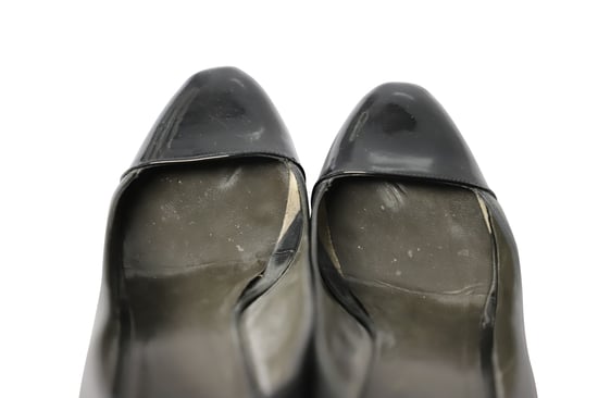 Saint Laurent Pumps in Black Leather - Image 6