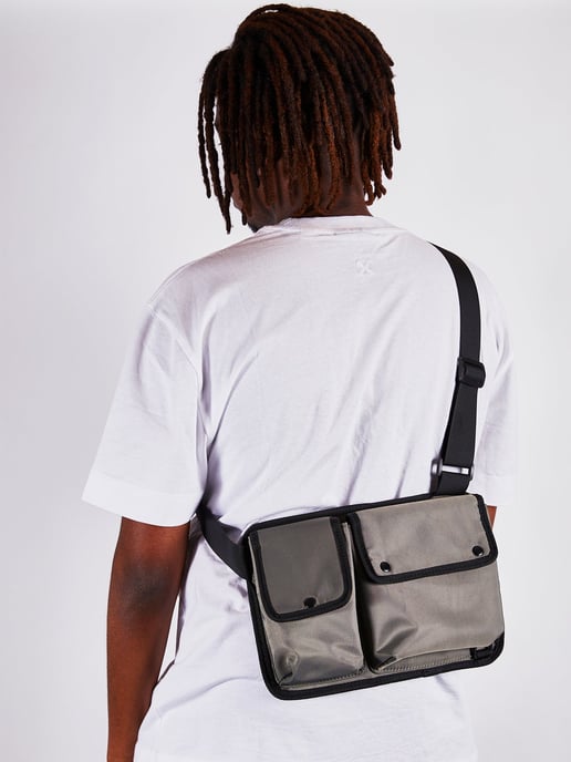 Nylon chest bag in moss
