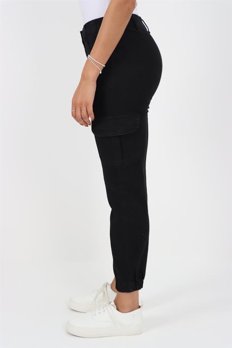 Vaqueros con puños y cintura elástica lateral para mujer en negro - Image 3