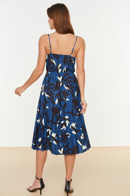 Trendyol Women's Crossover Skater Midi Dress - Image 5